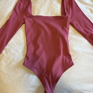 Small Babaton Contour square neck bodysuit